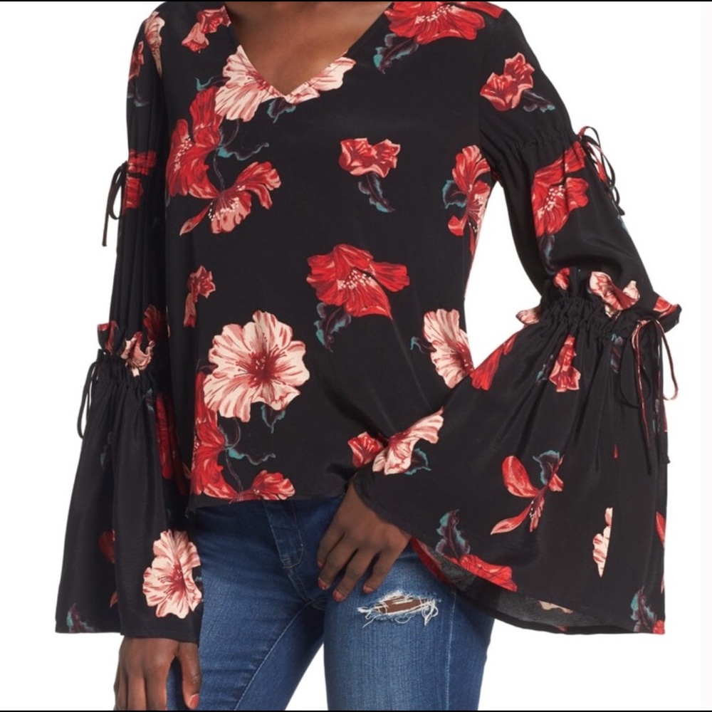 Leith Floral bell sleeve blouse